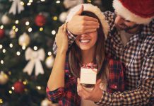 Planning a Christmas or New Year’s Eve Proposal: 7 Tips to Keep in Mind